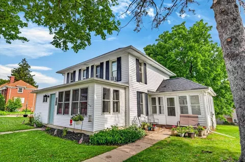 218 6th Ave, New Glarus, WI 53574