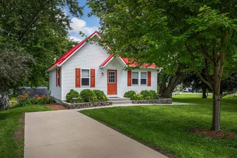 306 Bue St, Deerfield, WI 53531