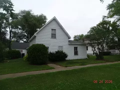 124 E Vallette St, Oxford, WI 53952