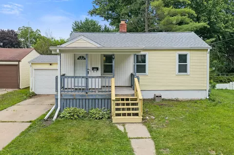 226 N Oak St, Reedsburg, WI 53959