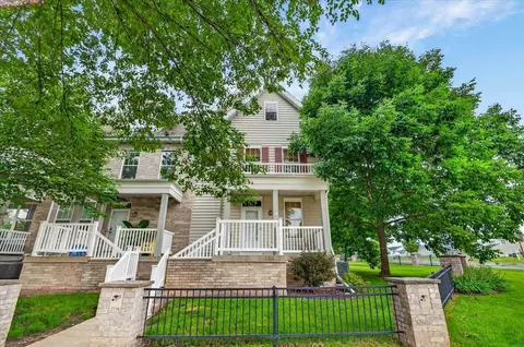2779 Crinkle Root Dr, Fitchburg, WI 53711