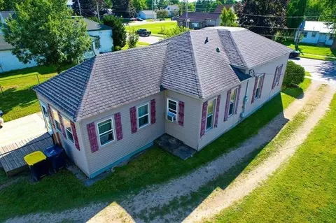 810 S Hickory St, Mauston, WI 53948