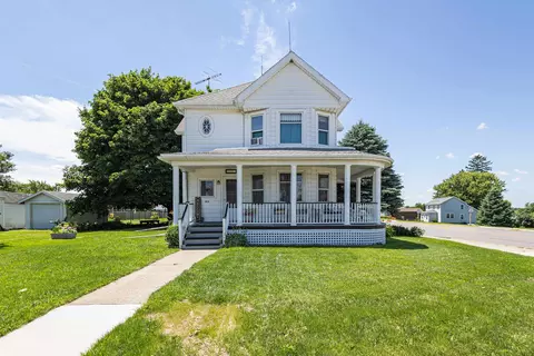 2015 Percival St, Hazel Green, WI 53811
