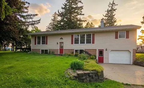 110 Matthews St, Montfort, WI 53569