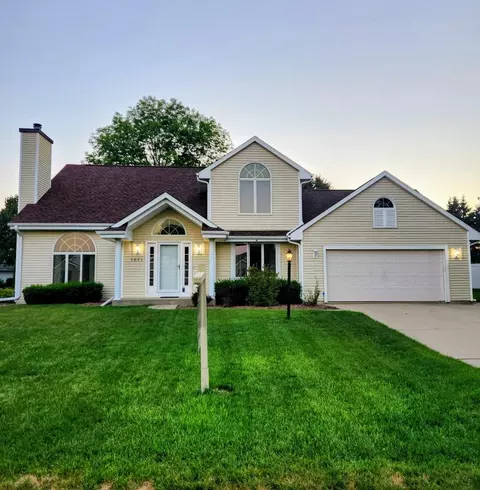 1021 Burnwyck Dr, Janesville, WI 53546