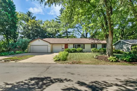 1521 Mayfield Ln, Madison, WI 53704