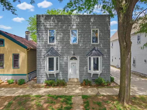 2436 S Wentworth Ave, Milwaukee, WI 53207