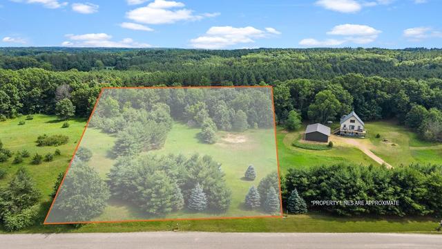 191 Fish Ct, Oxford, WI 53952