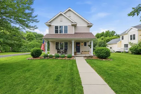 1271 Gas Light Dr, Sun Prairie, WI 53590
