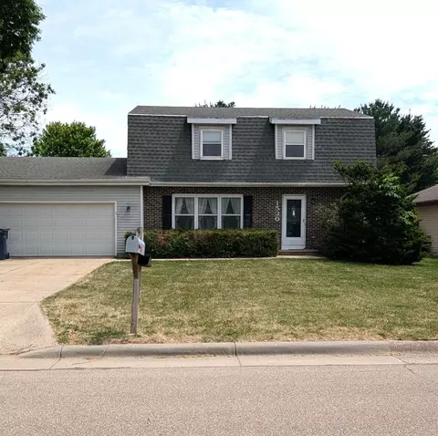1530 Meadowlark Dr, Janesville, WI 53546