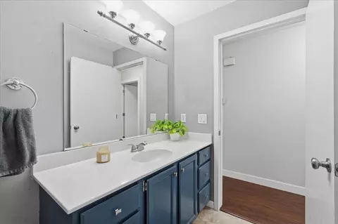 Bath - 941 Foxfield Rd, Oregon, WI 53575 photo 2 of 5