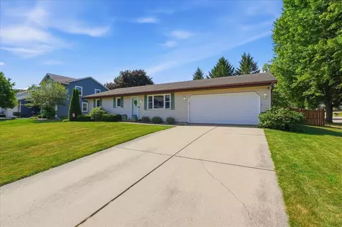 Exterior - 941 Foxfield Rd, Oregon, WI 53575 photo 1 of 7
