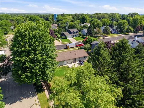 View/Area - 941 Foxfield Rd, Oregon, WI 53575 photo 7 of 12