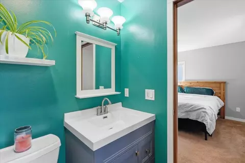 Bath - 941 Foxfield Rd, Oregon, WI 53575 photo 4 of 5