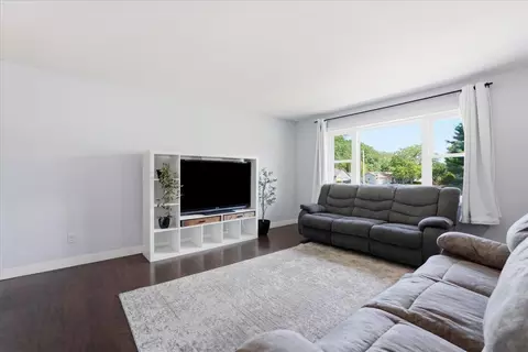 Living - 941 Foxfield Rd, Oregon, WI 53575 photo 2 of 2