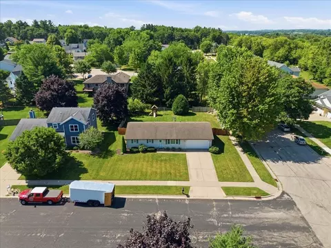 View/Area - 941 Foxfield Rd, Oregon, WI 53575 photo 4 of 12
