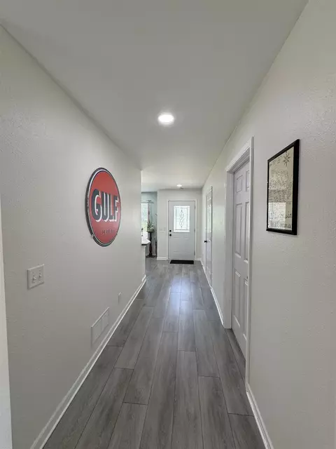 Entry Way - 505 3rd Ave #3, Monroe, WI 53566 photo 1 of 5