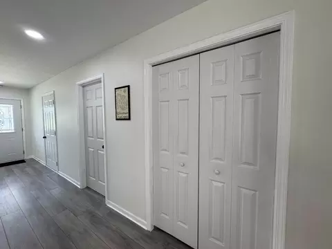 Entry Way - 505 3rd Ave #3, Monroe, WI 53566 photo 4 of 5