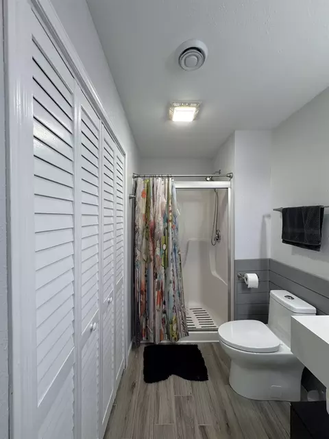 Bath - 505 3rd Ave #3, Monroe, WI 53566 photo 2 of 3