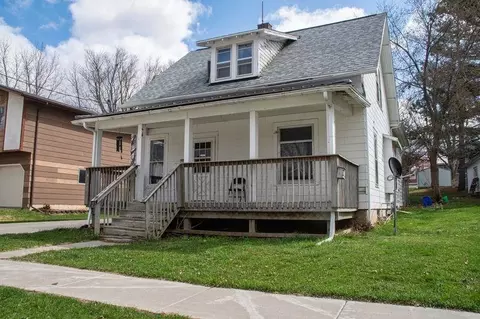 755 N Court St, Platteville, WI 53818