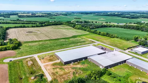 2 38 Ac Prosperity Pl, Brooklyn, WI 53521 photo 3