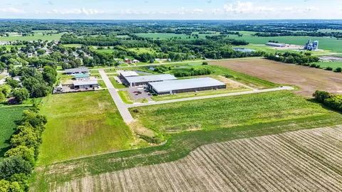 2 38 Ac Prosperity Pl, Brooklyn, WI 53521 photo 2