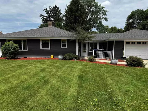 1331 S Crosby Ave, Janesville, WI 53546