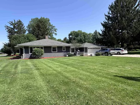 1331 S Crosby Ave, Janesville, WI 53546