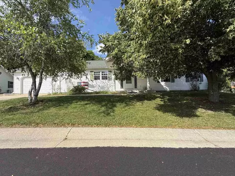 n115w20994 Brookside Dr, Germantown, WI 53022