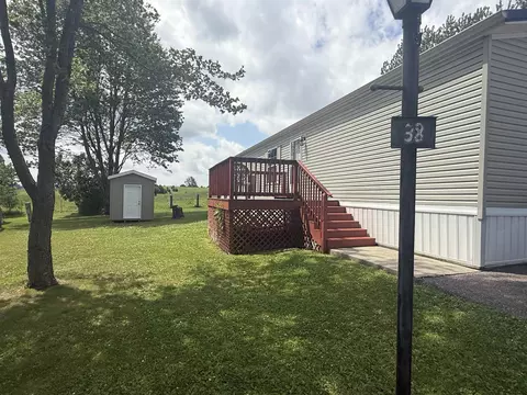 38 Fawn Dr, Baraboo, WI 53913