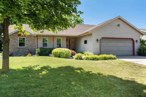 2115 Meadowlark Dr, Janesville, WI 53546