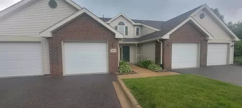 965 Park St #101, Oregon, WI 53575