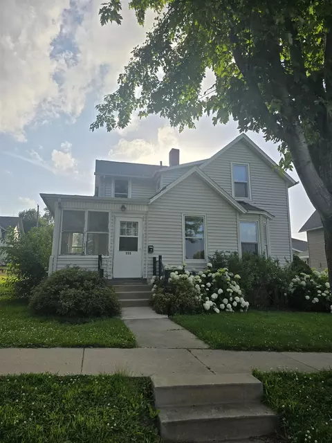 335 S Adams St, Lancaster, WI 53813