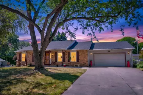 901 Eisenhower Rd, Stoughton, WI 53589