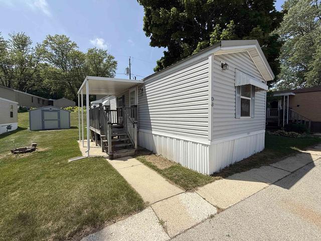 w211n11863 Hilltop Dr #D6, Germantown, WI 53022