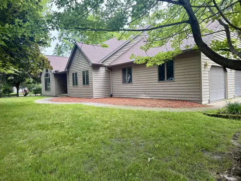 1020 Lakeside Dr, Tomah, WI 54660