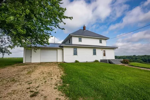 5100 Lagoon Rd, Highland, WI 53543