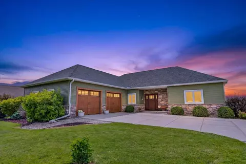 2315 Manley Dr, Sun Prairie, WI 53590