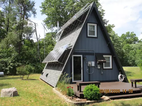 2402 Valley Rd, Friendship, WI 53934