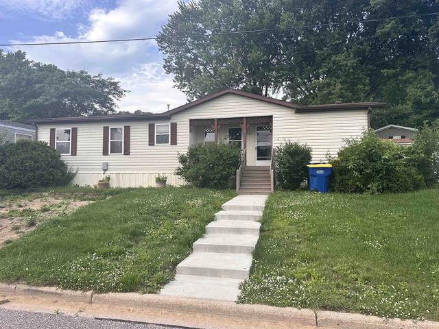 1400 Veterans Dr #11, Richland Center, WI 53581