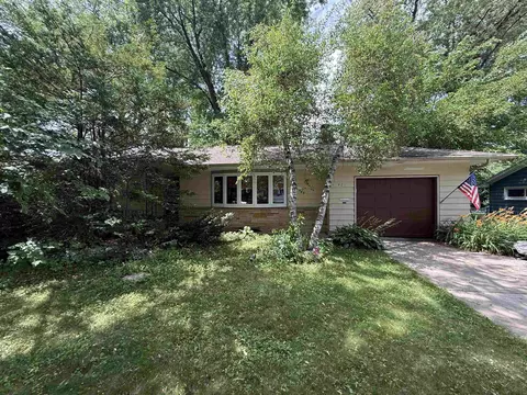 421 La Belle Ln, Monona, WI 53716