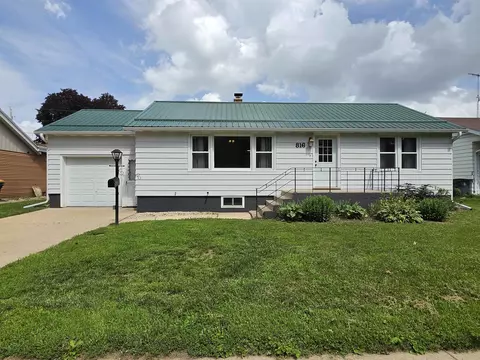 Exterior - 816 27th Ave, Monroe, WI 53566 photo 2 of 7