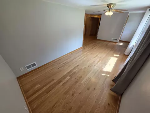 Living - 816 27th Ave, Monroe, WI 53566 photo 6 of 7