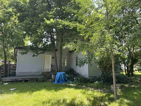 Exterior - 903 E 2nd Ave, Brodhead, WI 53520 photo 6 of 9