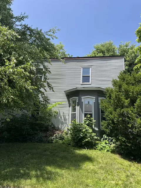 Exterior - 903 E 2nd Ave, Brodhead, WI 53520 photo 5 of 9