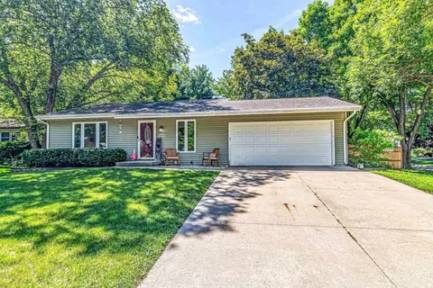 6921 Stratford Dr, Madison, WI 53719
