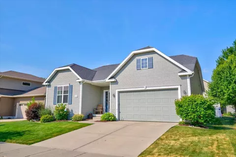 1320 Blazingstar Ln, Sun Prairie, WI 53590