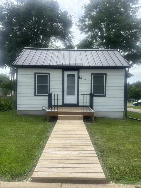 352 W High St, Shullsburg, WI 53586