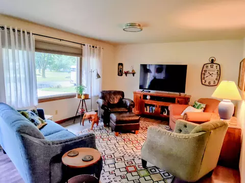 Living - 903 E Bluff St, Boscobel, WI 53805 photo 1 of 3