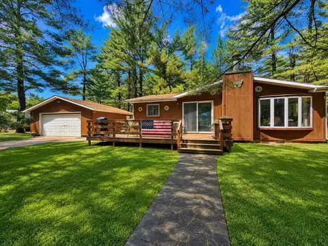 1944 Lake St, Friendship, WI 53934